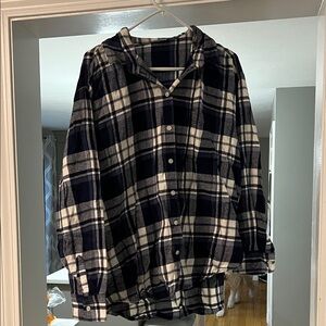 Old Navy Navy navy blue and white plaid flannel